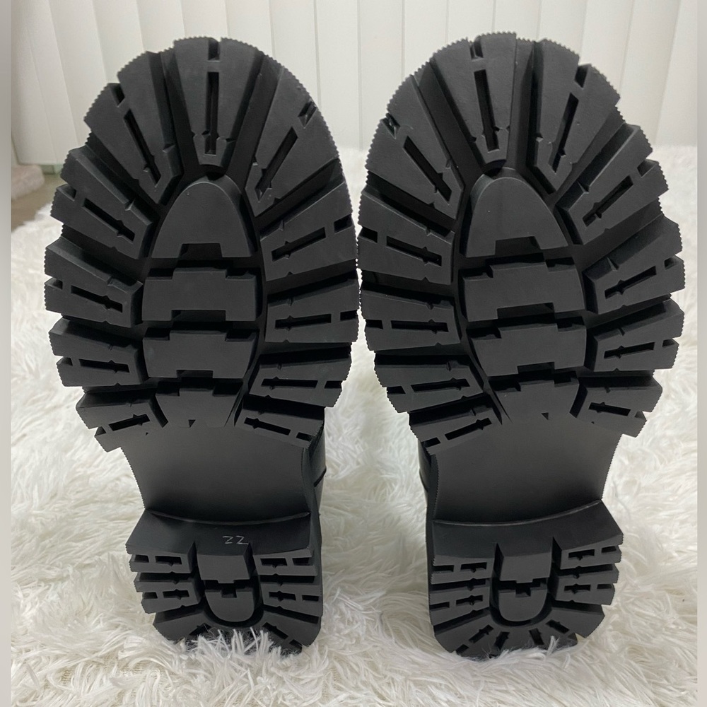 DISTURBIA Beetle Faux Leather Combat Boots Mid Calf Striped Black White US 6,7 - Picture 8 of 11